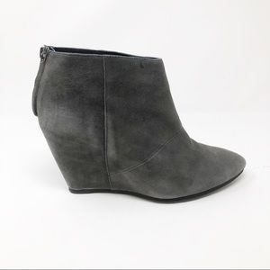 🧜🏼‍♀️Aldo Grey Suede Leather Wedge Booties